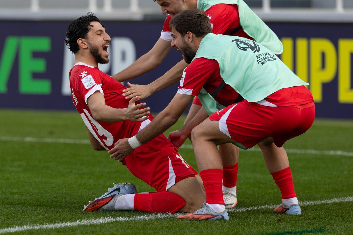 辉达官网-0-1！U23亚洲杯连场爆冷，两大夺冠热门出局，中国队有望直通四强